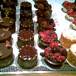 Black Hound Bakery: Mini Cakes